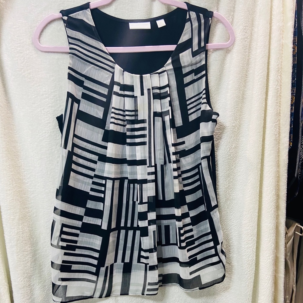 Black white design sleeve less blouse